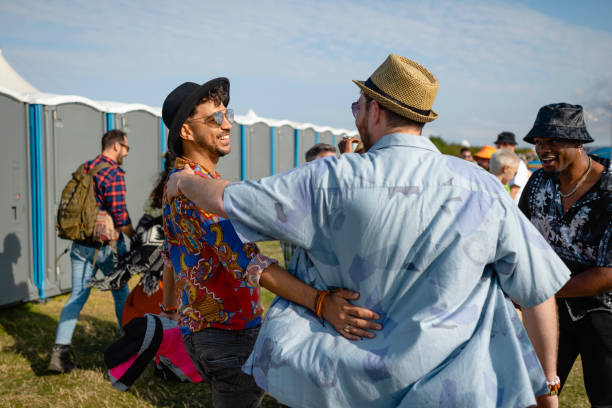 Best Portable bathroom rental  in Walnut, IL